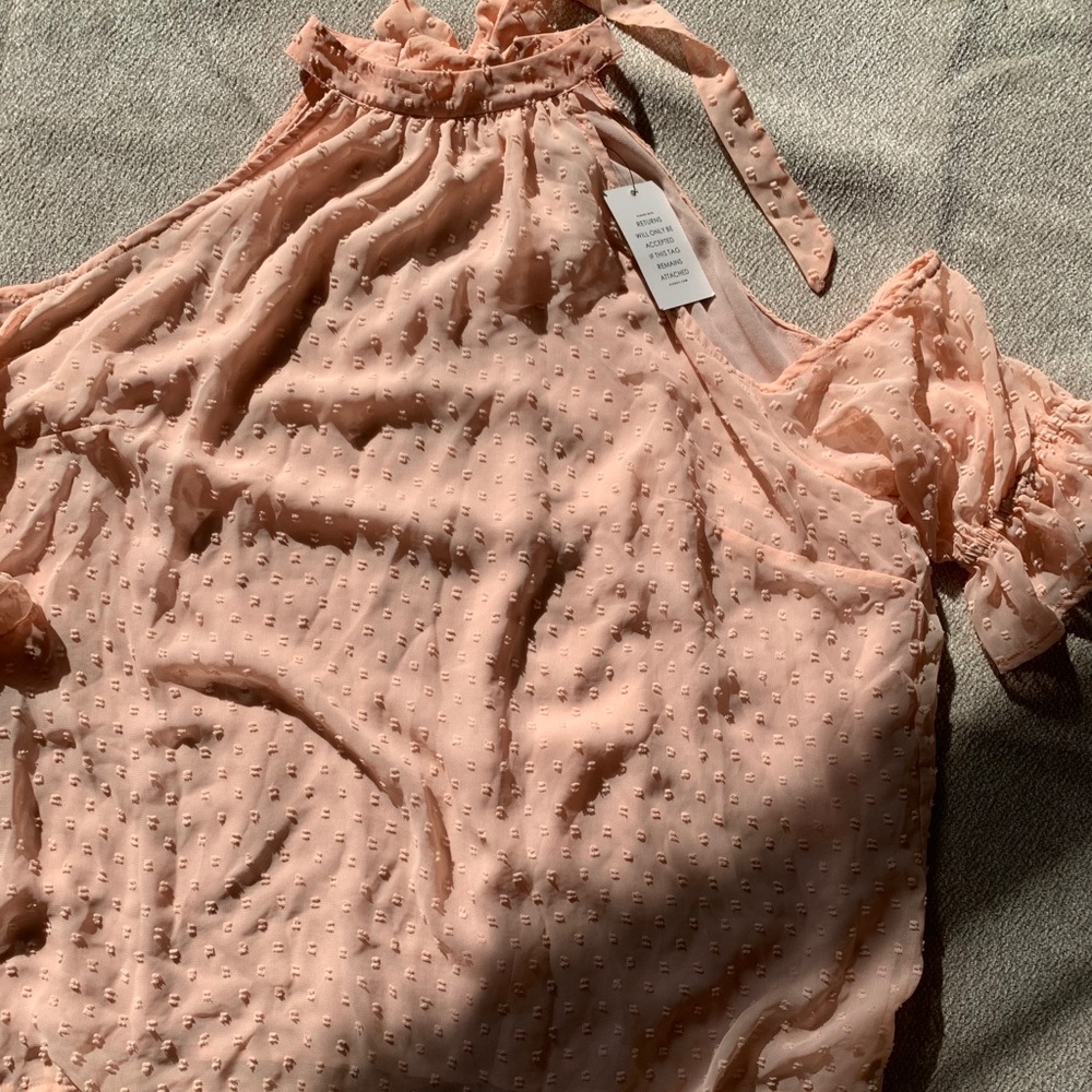 Textured Mock Neck Cold Shoulder Top (pale peach)
